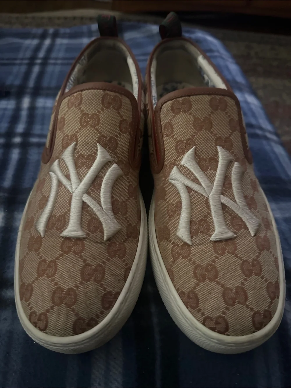 Gucci GG Supreme Monogram NY Logo Men’s Slip-On Fashion Sneakers Size 9+G 10 US